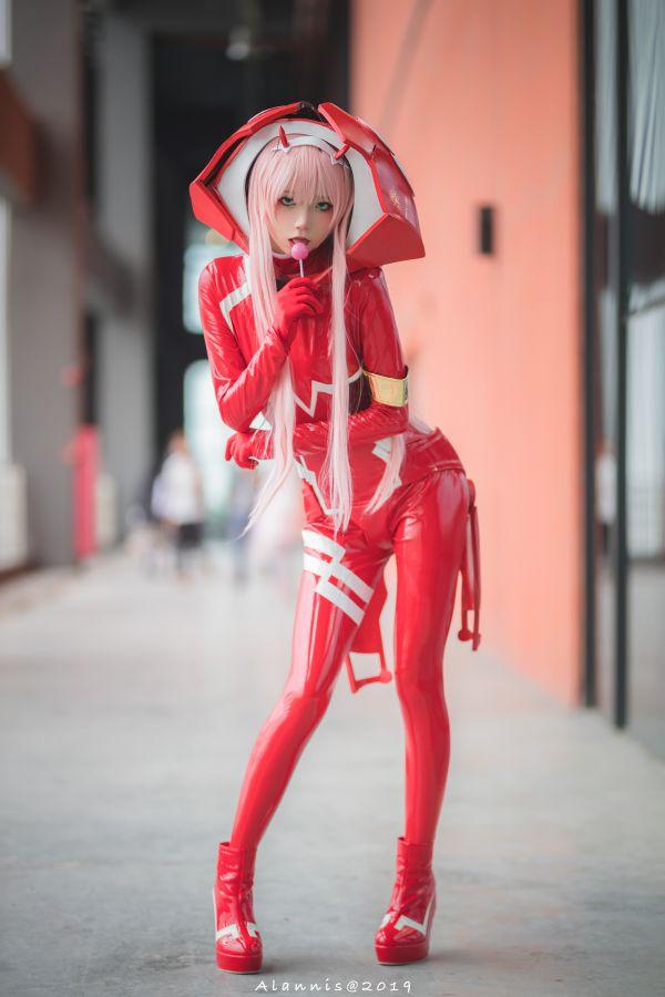 微博红人Coser@五更百鬼 胶衣 [9P25MB] - 图片3
