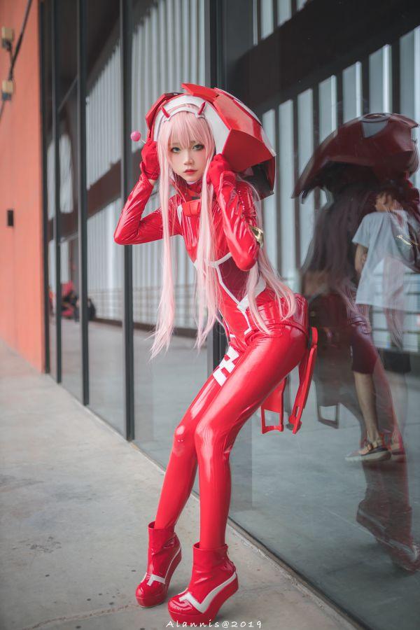 微博红人Coser@五更百鬼 胶衣 [9P25MB] - 图片5