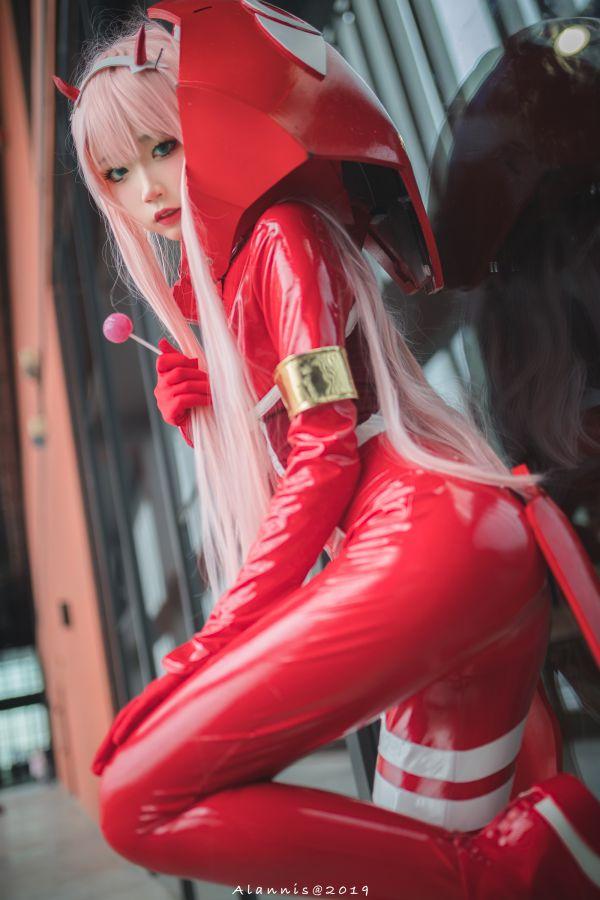 微博红人Coser@五更百鬼 胶衣 [9P25MB] - 图片2