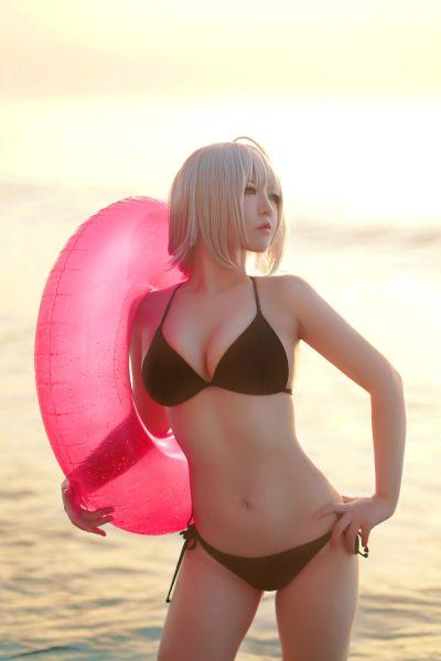 微博人气Coser@半半子&索索 海边泳装 [40P45MB] - 图片8
