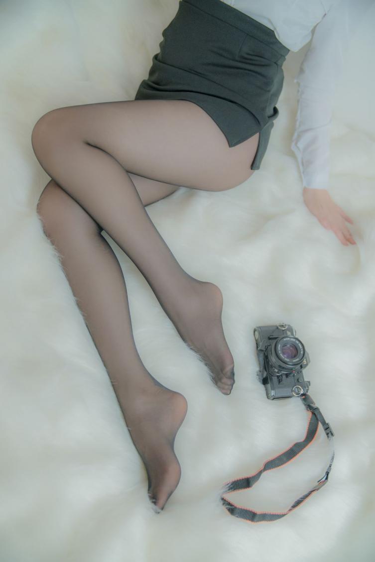 微博人气博主@起司块wii 黑丝足 [48P450MB] - 图片2
