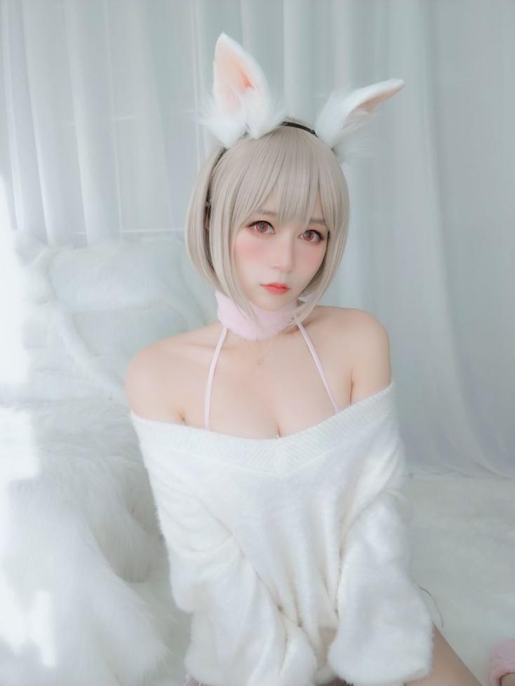 人气动漫Coser@白银81_ 小白兔