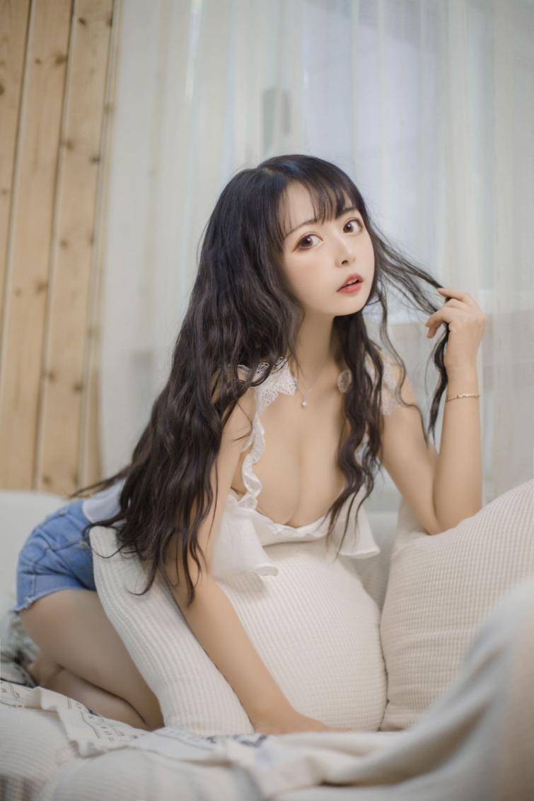 知名动漫博主@黑猫猫OvO 客厅 [16P74MB] - 图片4