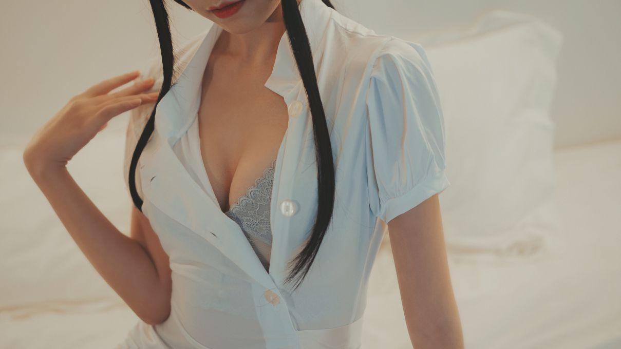 微博妹子@逐月Su 小护士 [24P65MB] - 图片8