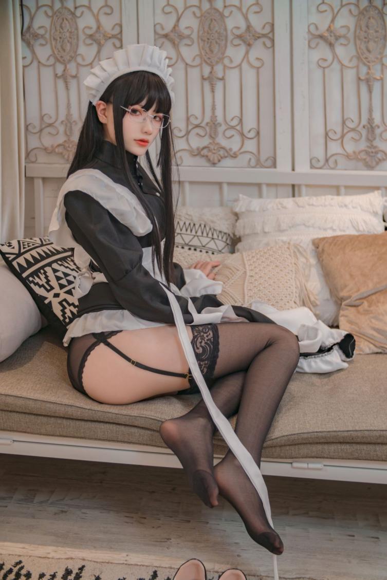 微博人气博主@起司块wii 传统黑丝女仆 [89P665MB] - 图片8