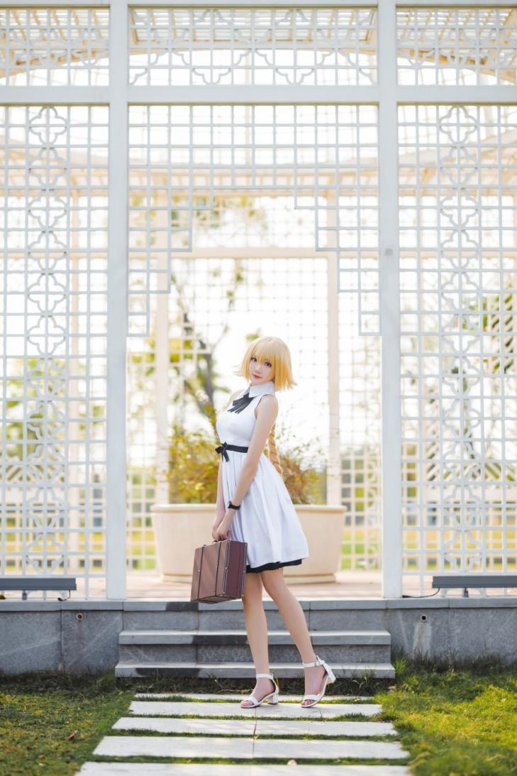 动漫Coser@瓜希酱 贞德三周年白裙德 [20P80MB]