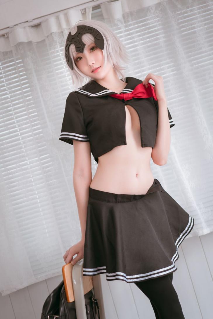 动漫Coser@瓜希酱 黑贞德 校服 [13P59MB]