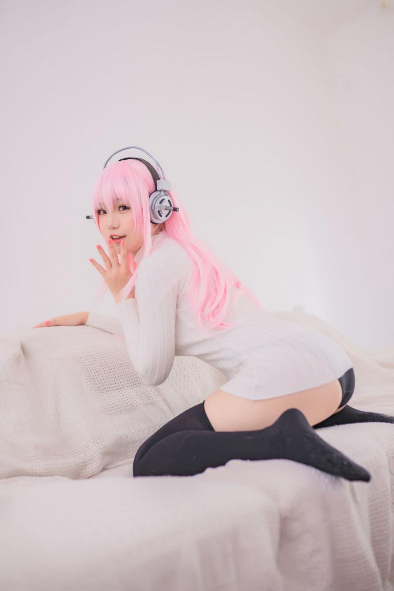 网红Coser@Yoko宅夏 索尼子本毛衣 [18P131MB] - 图片2
