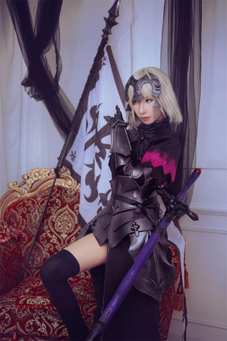 微博人气Coser@半半子&索索 黑贞3 [12P37MB] - 图片8