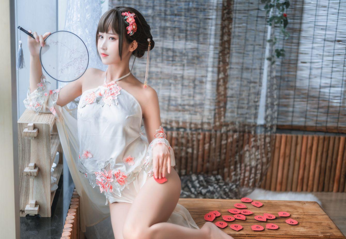 知名动漫博主@三度_69 肚兜 [32P214MB]