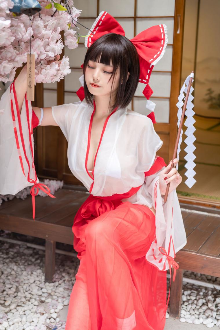 知名动漫博主@蜜汁猫裘 透明巫女姐姐 [61P702MB]