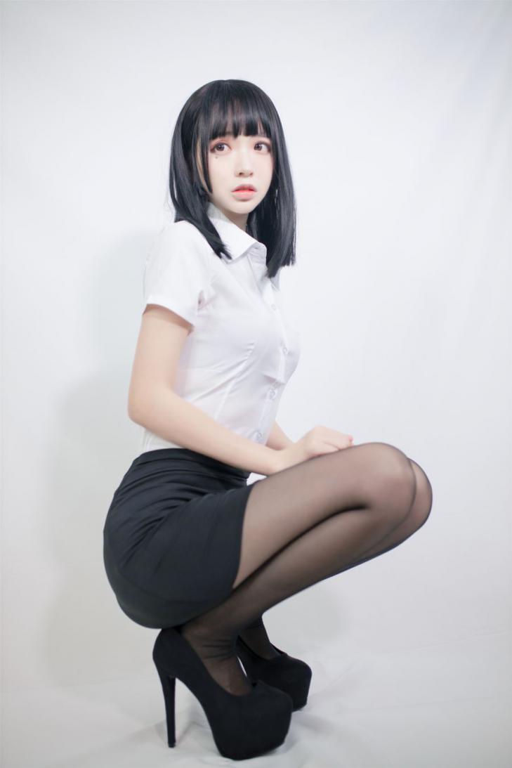 网红Coser@疯猫ss_OL制服 [40P100MB]
