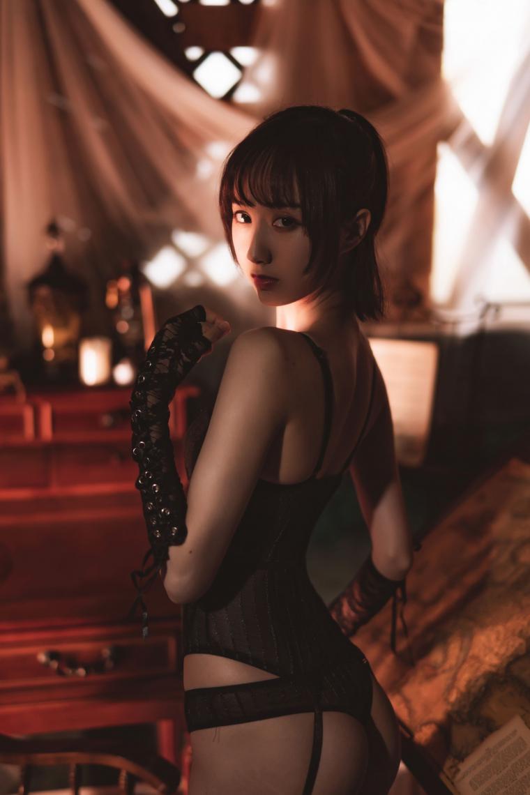 网红Coser@木绵绵OwO 紧身内衣 [70P2.03G] - 图片2
