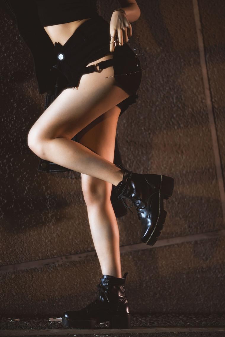 网红Coser@木绵绵OwO 室外短裙 [58P1.97G]