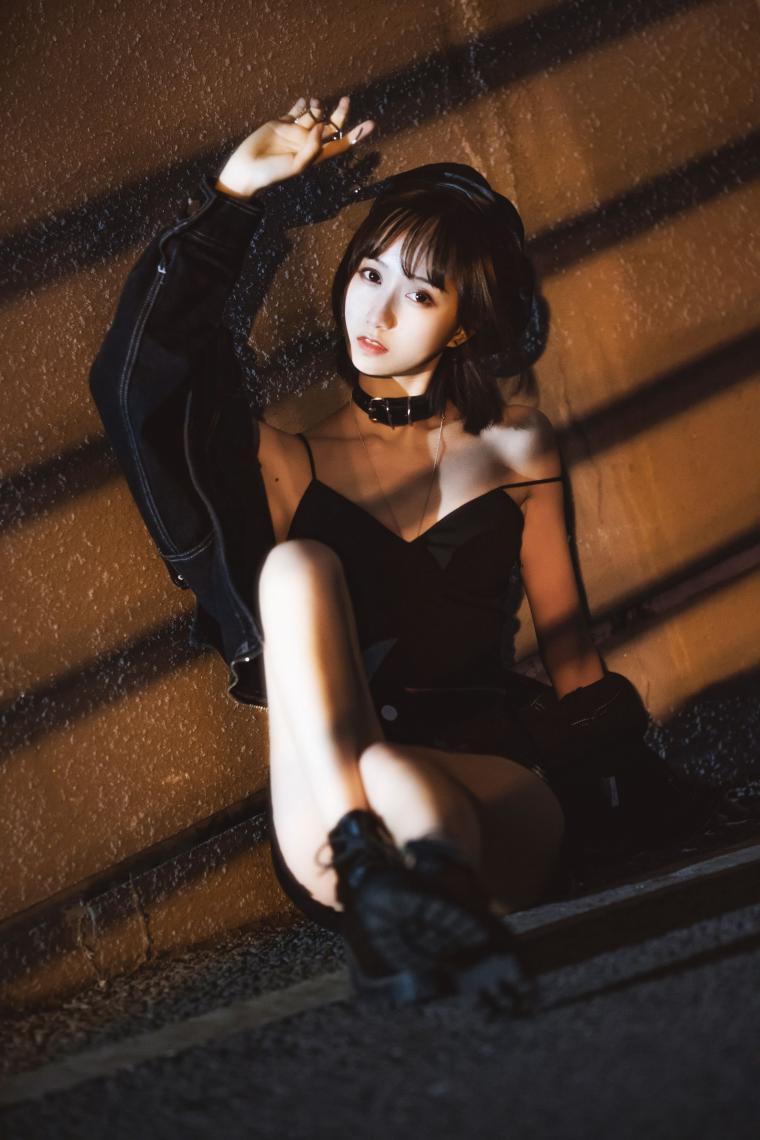 网红Coser@木绵绵OwO 室外短裙 [58P1.97G] - 图片4