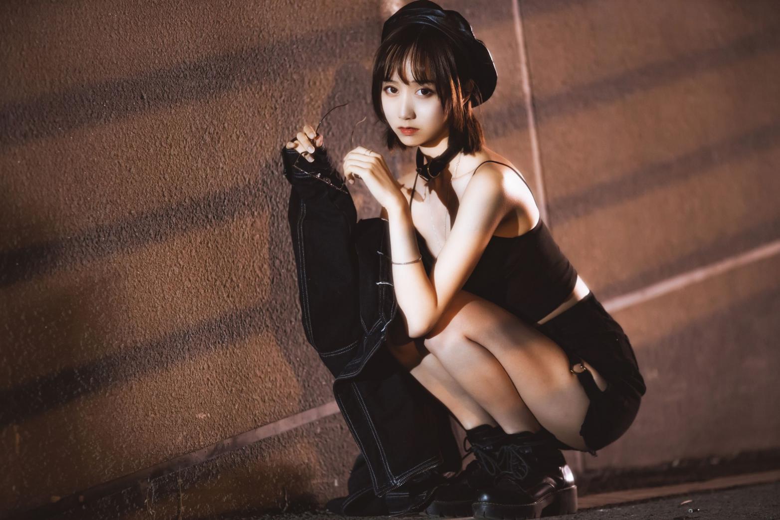 网红Coser@木绵绵OwO 室外短裙 [58P1.97G] - 图片2