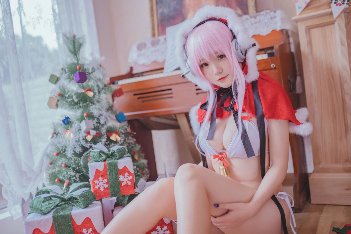 网红Coser@Yoko宅夏 索尼子圣诞 [18P200MB]