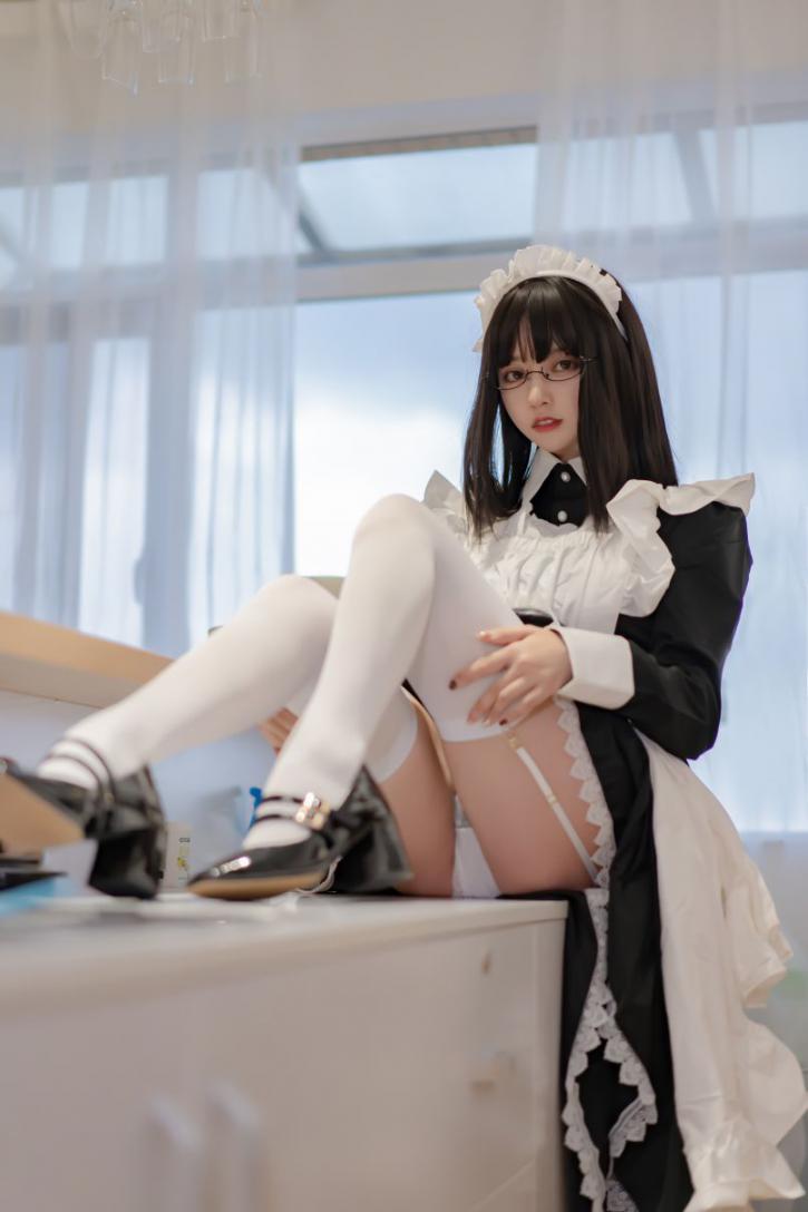 微博妹子@过期米线线喵 女仆长 [28P72MB] - 图片2