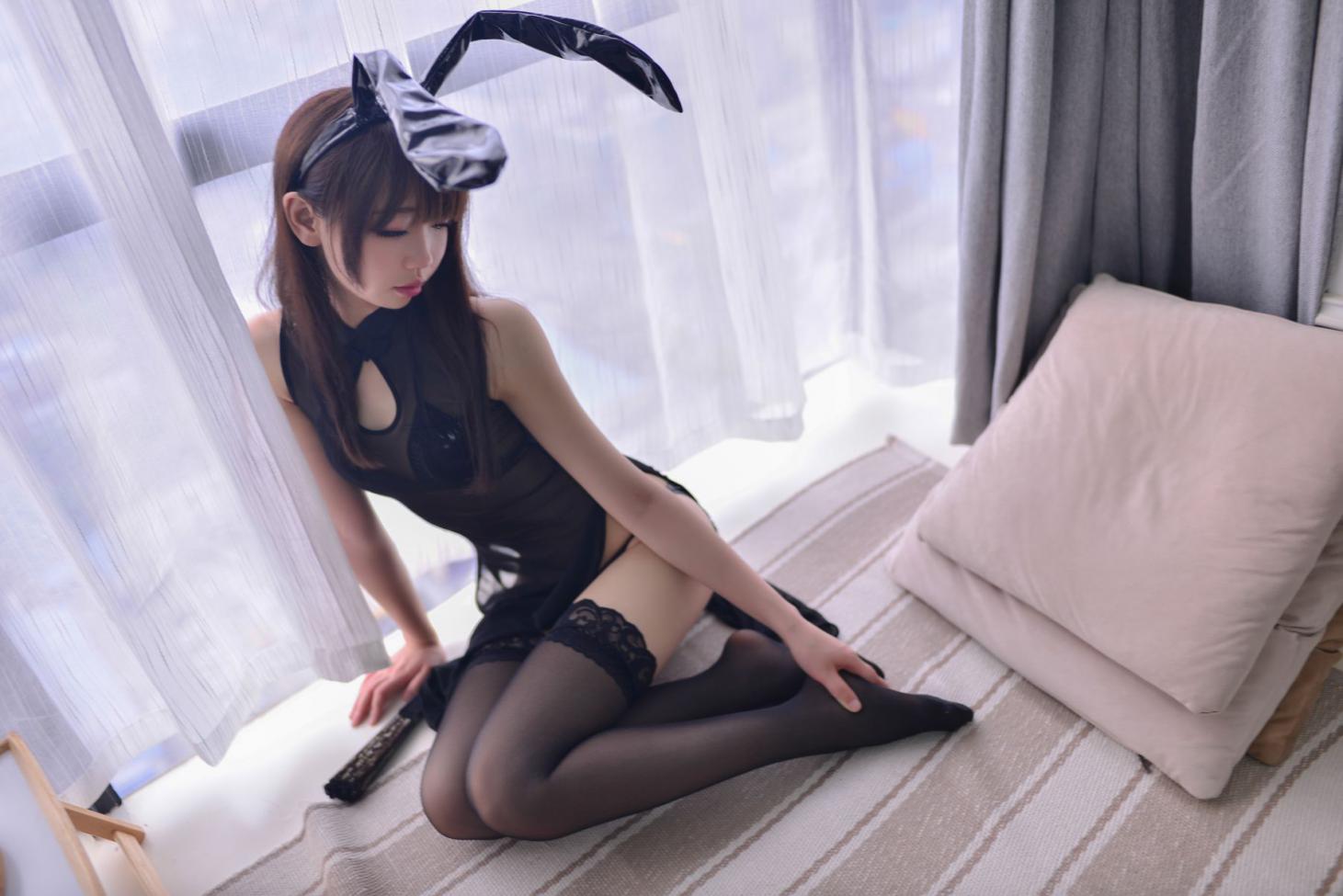 微博红人Coser@雪琪SAMA 黑透旗袍兔耳 [35P308MB] - 图片3