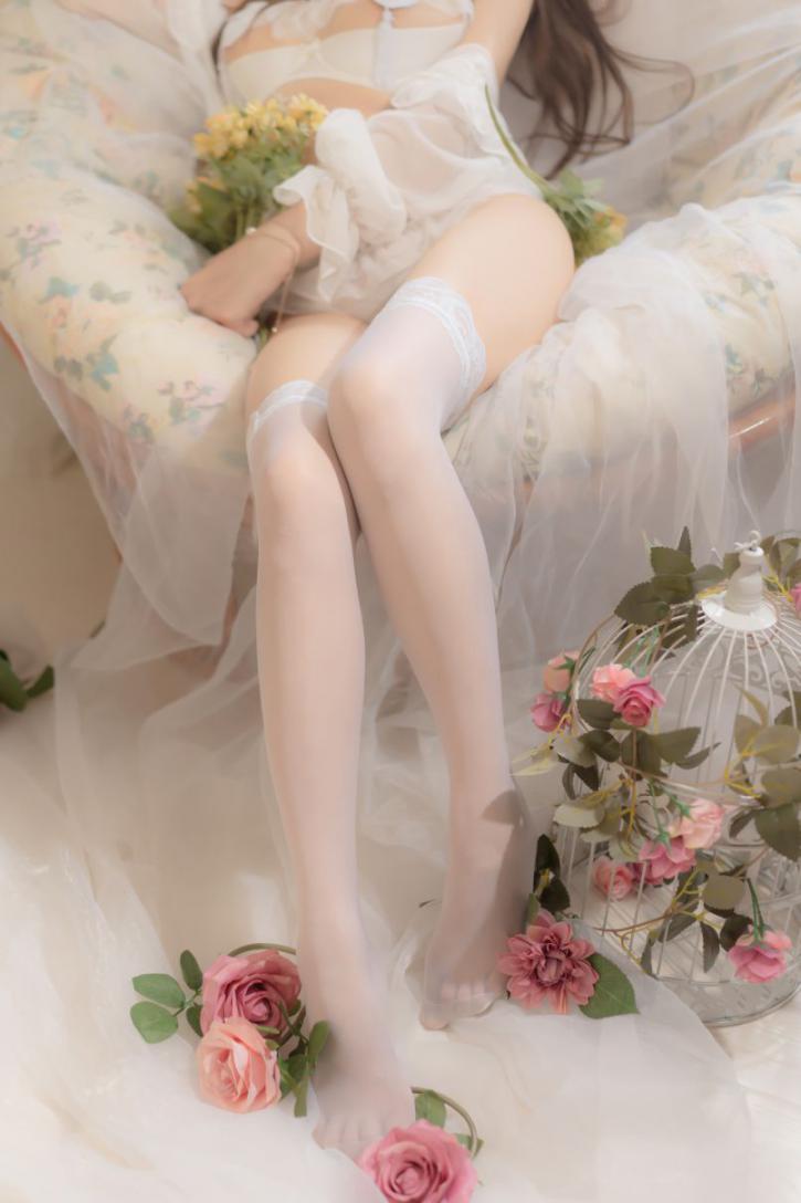 微博妹子@过期米线线喵 坠落天使 [64P87MB] - 图片3