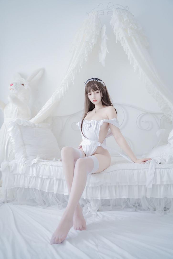 微博妹子@过期米线线喵 围裙 [31P61MB] - 图片8