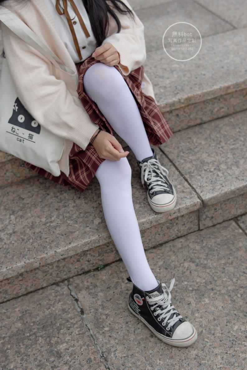 森萝财团写真 有料 NO.006 依依 户外白丝JK制服 [90P1.23G] - 图片5