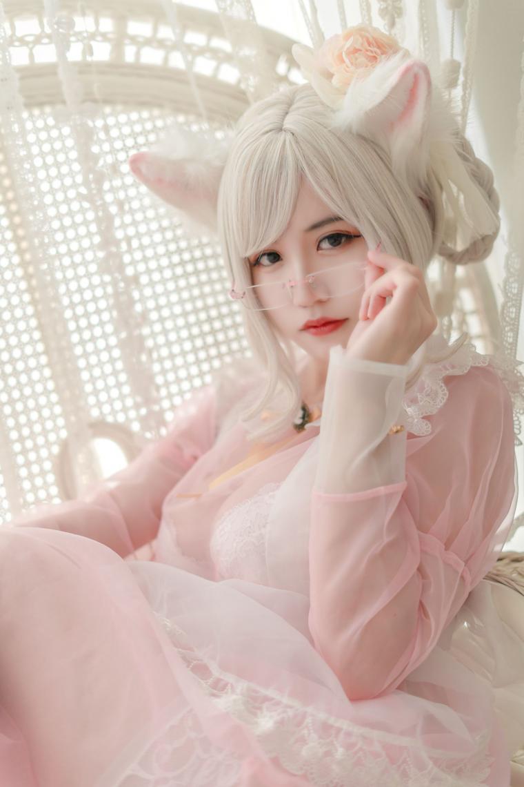 人气Coser@小仓千代 透明女仆粉色 [24P268MB]