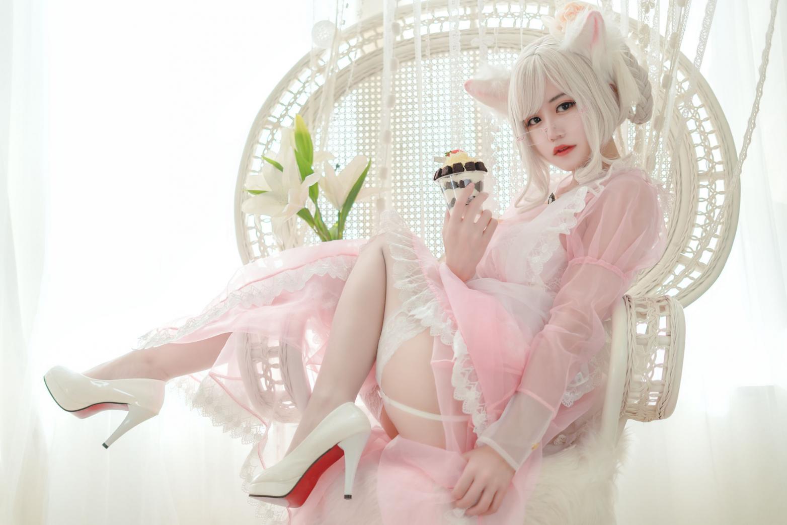 人气Coser@小仓千代 透明女仆粉色 [24P268MB] - 图片3
