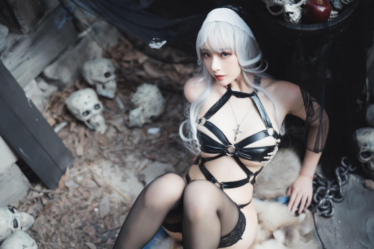 微博红人Coser@雯妹不讲道理 暗黑修女电子版 [28P419MB] - 图片6