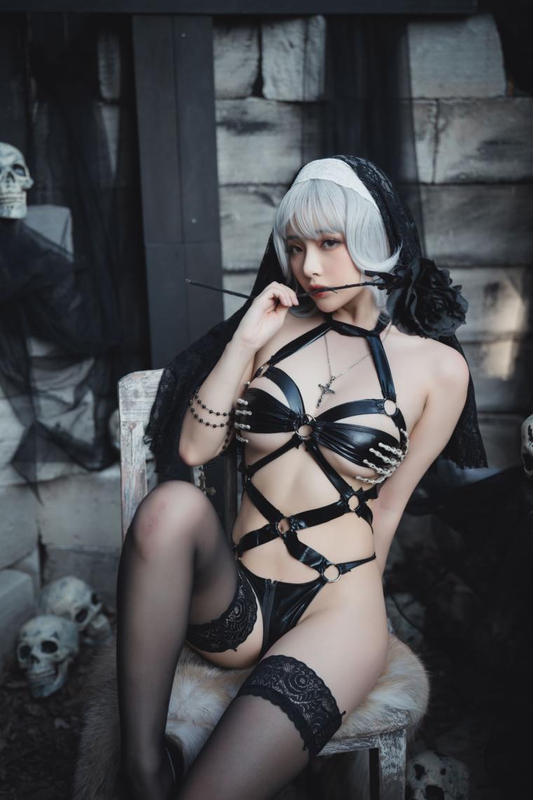 微博红人Coser@雯妹不讲道理 暗黑修女电子版 [28P419MB] - 图片5