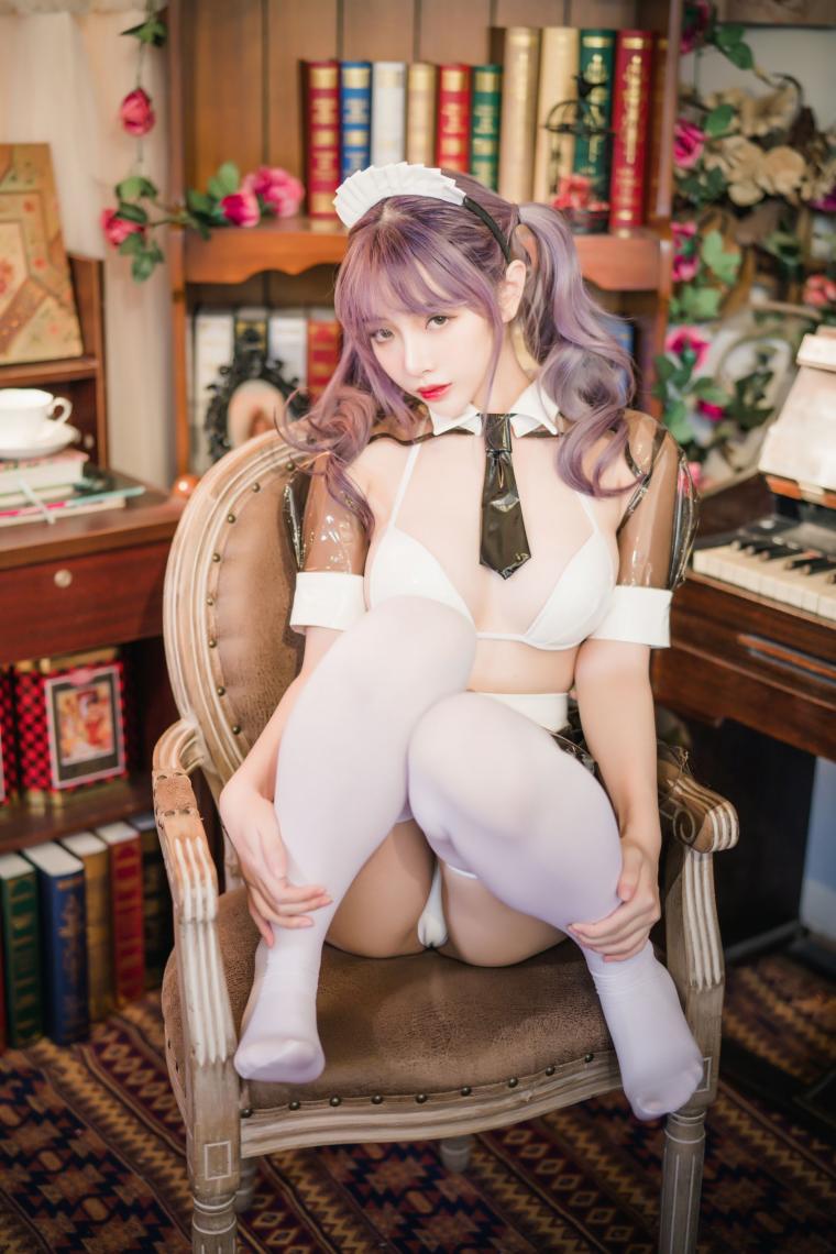 微博红人Coser@雯妹不讲道理 透明皮衣女仆 [18P346MB] - 图片8