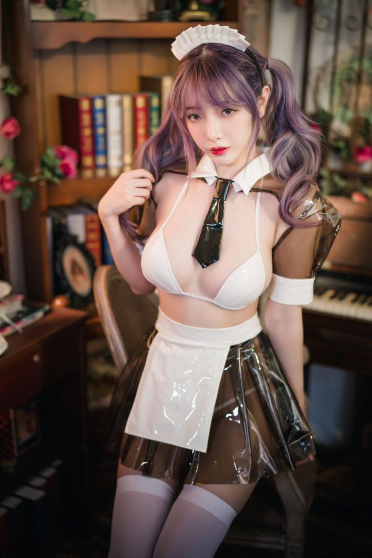 微博红人Coser@雯妹不讲道理 透明皮衣女仆 [18P346MB]