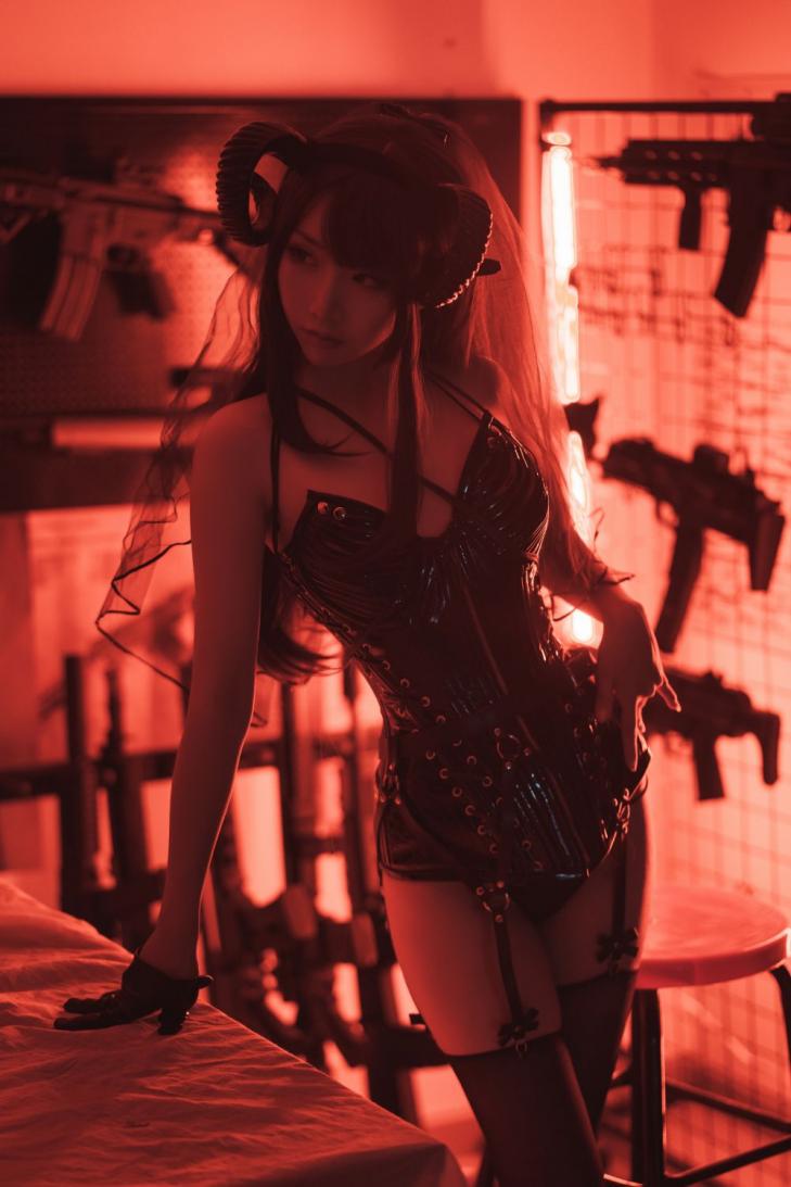 人气动漫Coser@面饼仙儿 束腰魅魔 [27P398MB] - 图片3