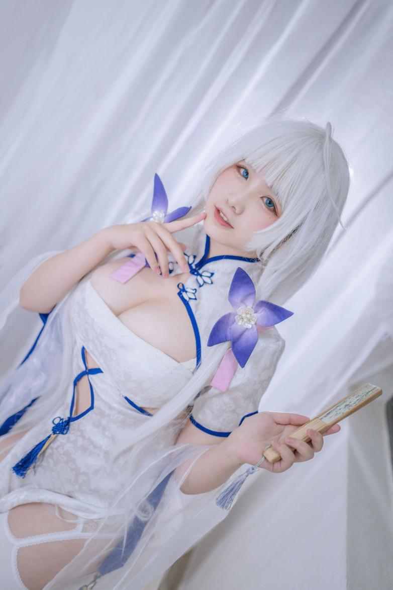 人气Coser@阿半今天很开心 光辉旗袍 [33P146MB] - 图片2