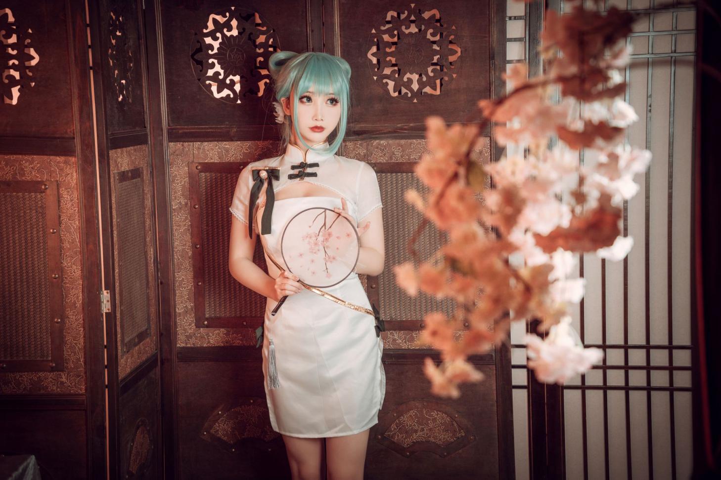 人气动漫Coser@面饼仙儿 初音旗袍 [28P514MB] - 图片8