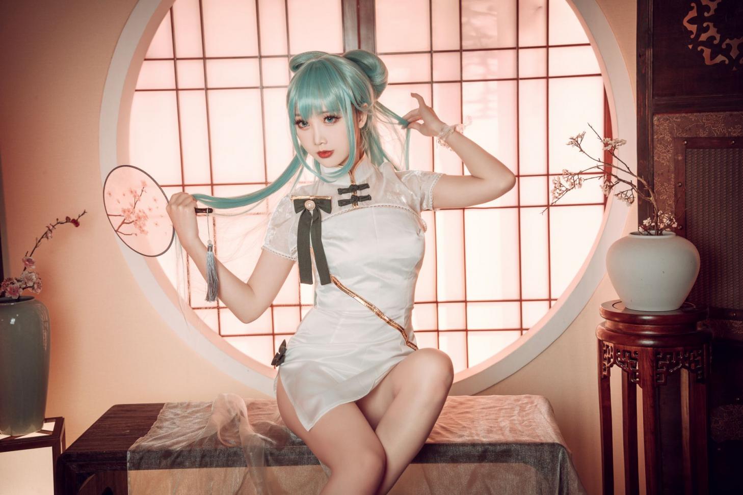 人气动漫Coser@面饼仙儿 初音旗袍 [28P514MB] - 图片5