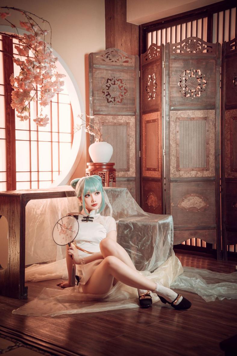 人气动漫Coser@面饼仙儿 初音旗袍 [28P514MB] - 图片7