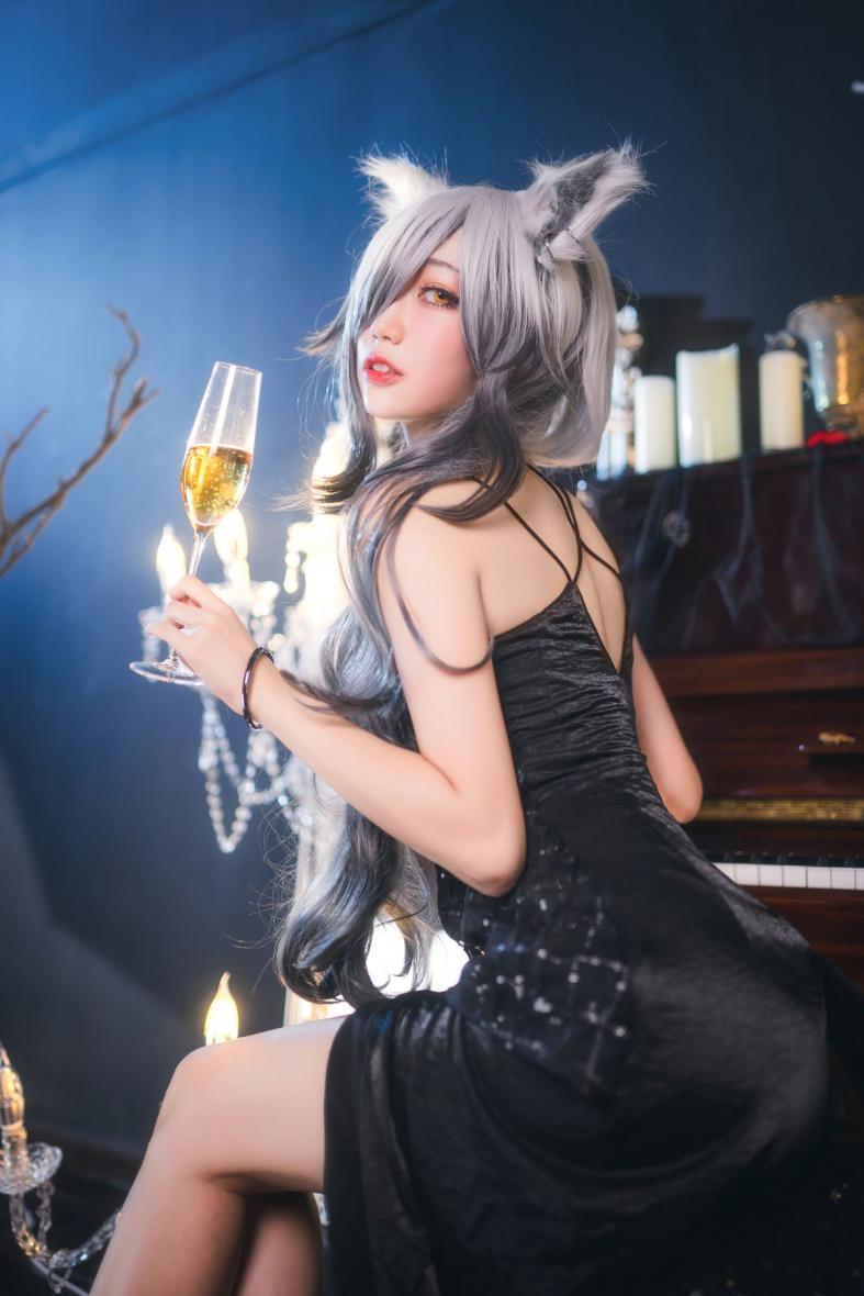 动漫博主@周叽是可爱兔兔 一周年礼服 [24P337MB] - 图片3