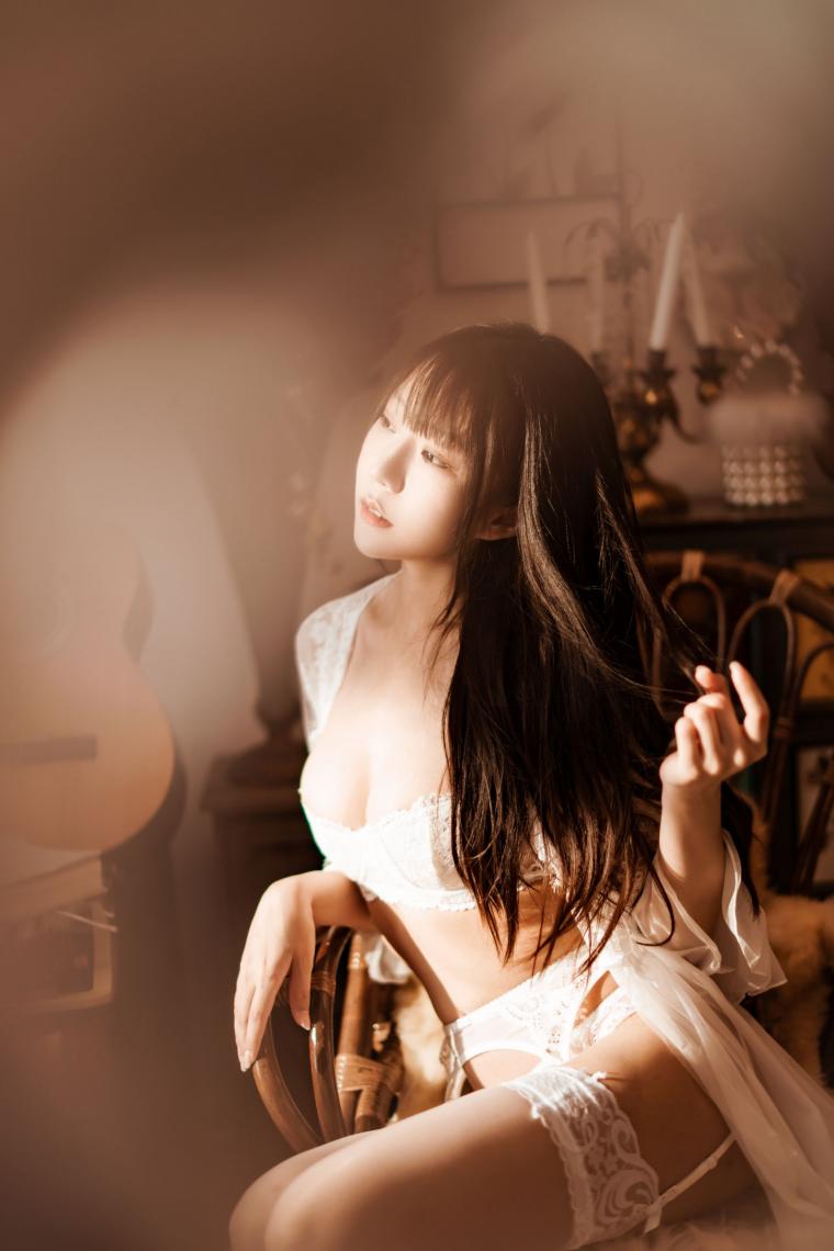动漫博主@香草喵露露 室内 [81P1.88G]