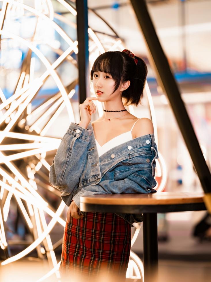 网紅Coser@木绵绵OwO 都市夜恋 [26P2.01G]