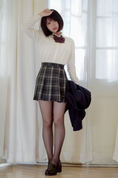 微博人气Coser@半半子 彼女の制服姿が好き [54P84MB] - 图片2