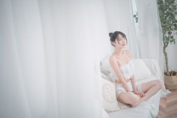 动漫博主@周叽是可爱兔兔 白色睡衣 [23P196MB] - 图片5
