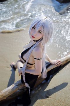 微博人气Coser@抖娘-利世 黑贞德泳装 [40P135MB] - 图片2