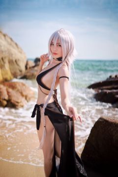 微博人气Coser@抖娘-利世 黑贞德泳装 [40P135MB] - 图片6